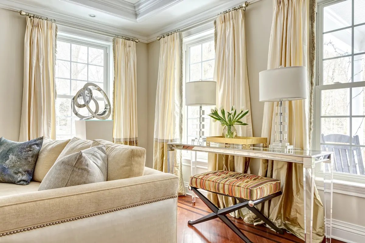 Living room design in Westport, Connecticut by Beth Krupa Interiors
